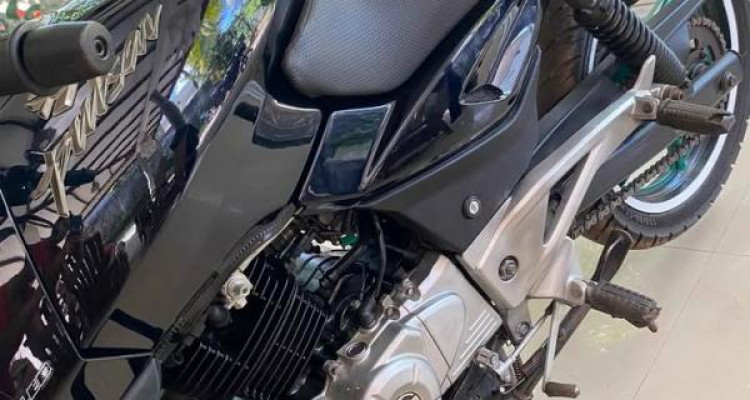 BAJAJ PULSAR 2012