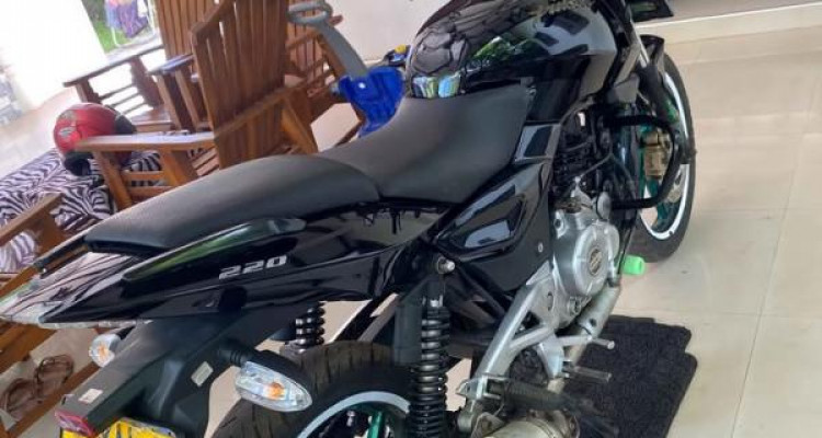BAJAJ PULSAR 2012