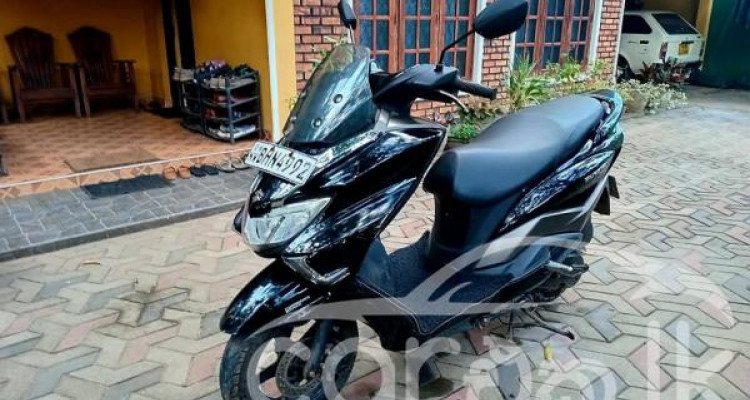SUZUKI BURGMAN 2020