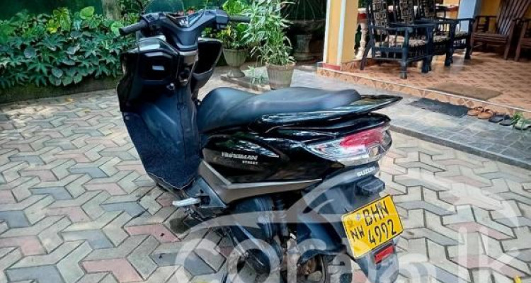 SUZUKI BURGMAN 2020