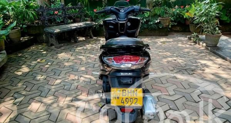SUZUKI BURGMAN 2020