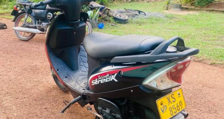 TVS SCOOTY STREAK 2012
