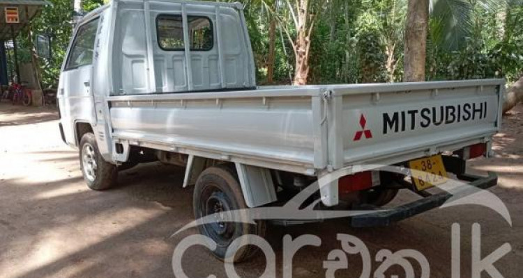 MITSUBISHI L300 1980