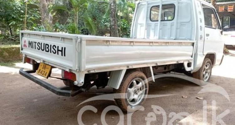 MITSUBISHI L300 1980