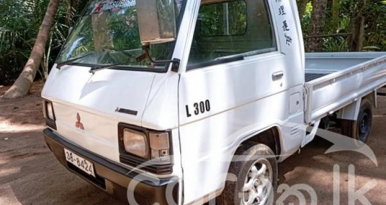 MITSUBISHI L300 1980