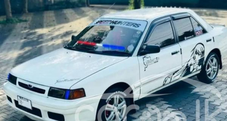MAZDA FAMILIA 1992