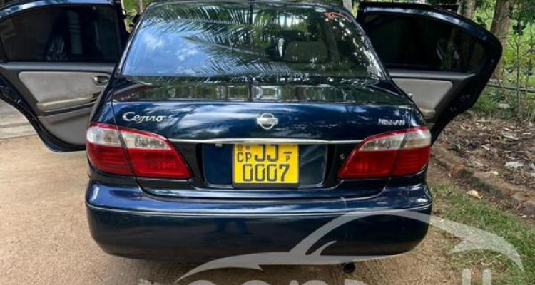 NISSAN CEFIRO A33 2001