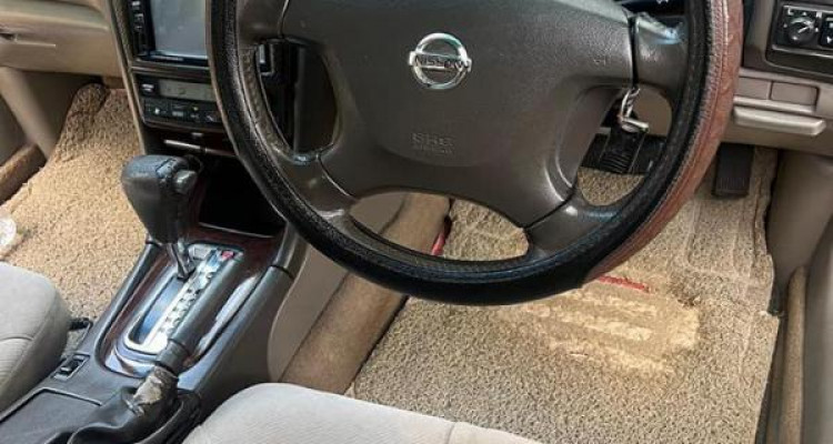 NISSAN CEFIRO A33 2001