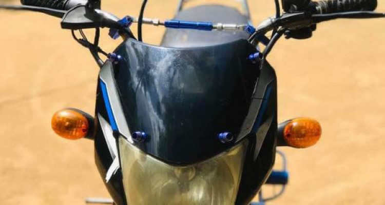 BAJAJ CT100 2012