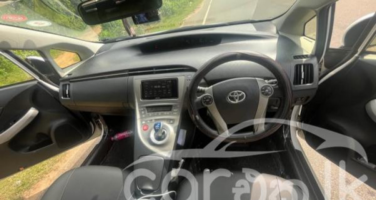 TOYOTA PRIUS 2014