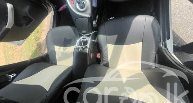 TOYOTA PRIUS 2014