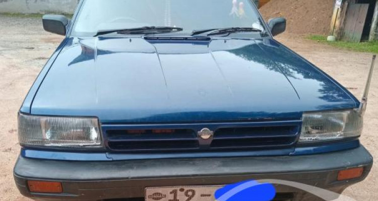 NISSAN BLUEBIRD 1990