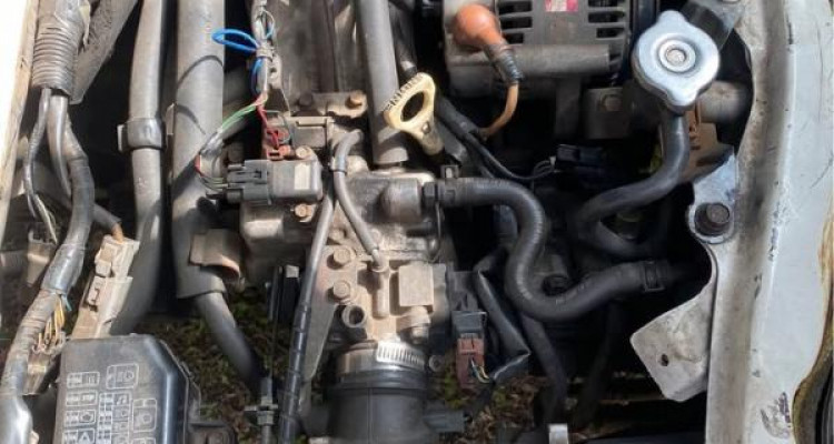 MITSUBISHI MINICAB 2001