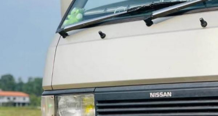 NISSAN CARAVAN 1999