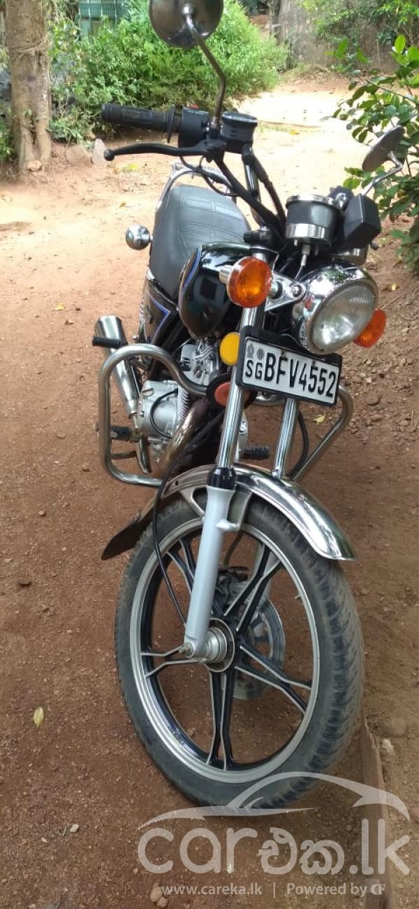 SUZUKI GN125 2017
