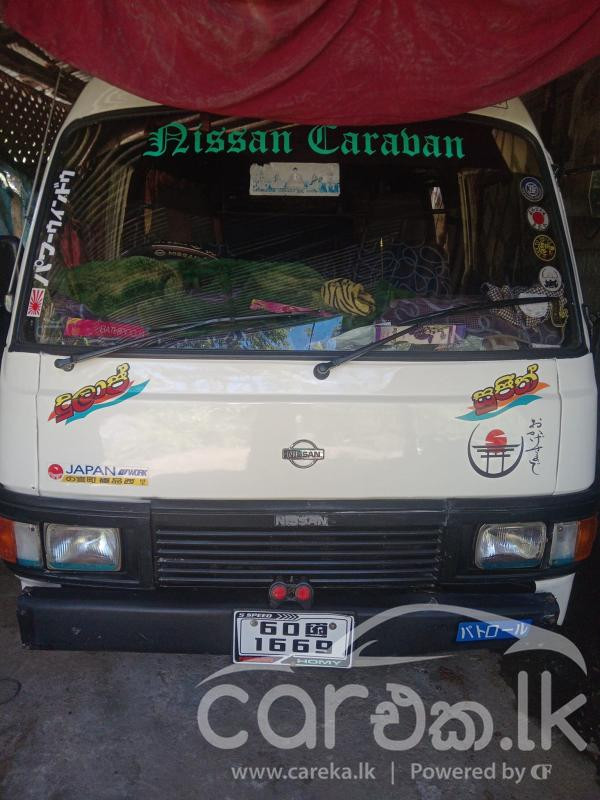 NISSAN CARAVAN 1981