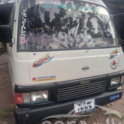 NISSAN CARAVAN 1981