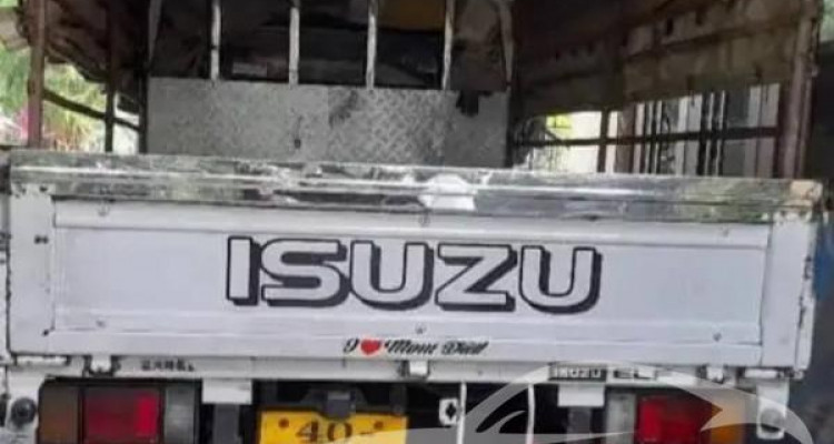 ISUZU ELF CREW CAB 1980