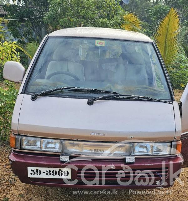 NISSAN LARGO 1996