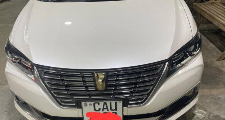 TOYOTA PREMIO 2017