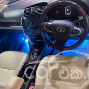 TOYOTA PREMIO 2017