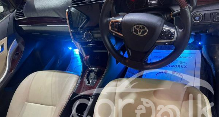 TOYOTA PREMIO 2017