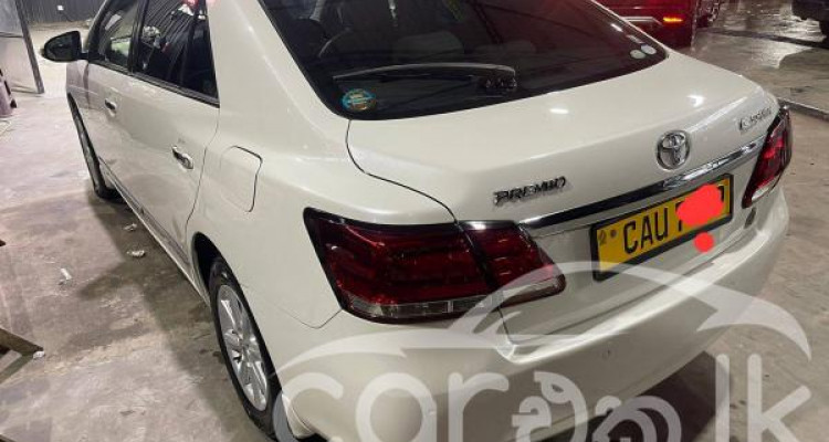 TOYOTA PREMIO 2017
