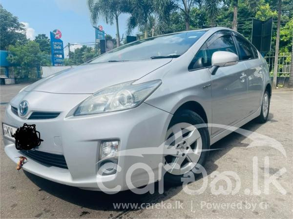 TOYOTA PRIUS 2011