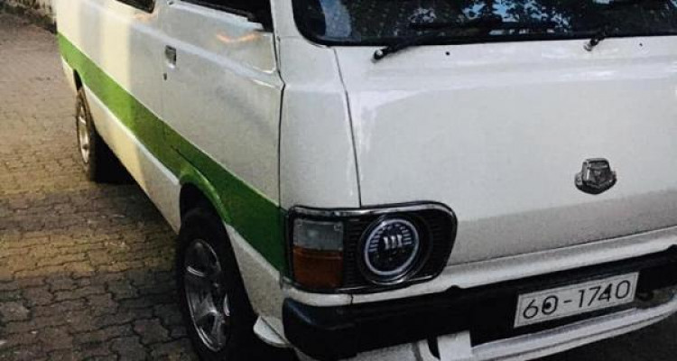 TOYOTA HIACE LH40 1982