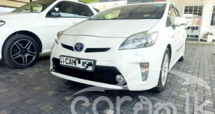 TOYOTA PRIUS 2015