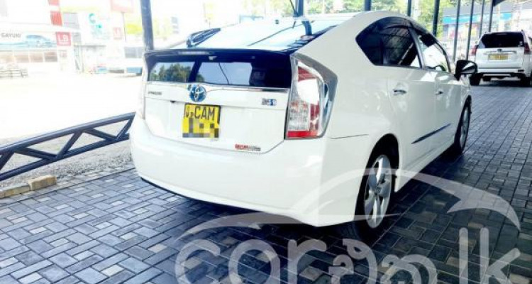 TOYOTA PRIUS 2015