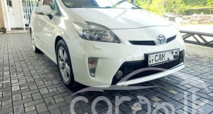 TOYOTA PRIUS 2015
