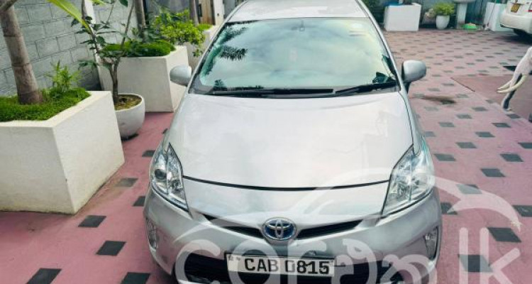 TOYOTA PRIUS 2012