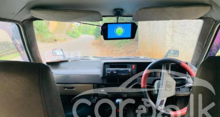 TOYOTA COROLLA DX WAGON KE72 1985