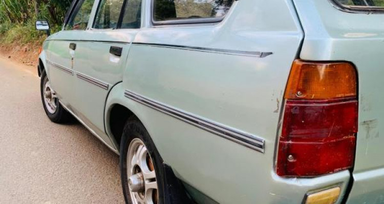 TOYOTA COROLLA DX WAGON KE72 1985