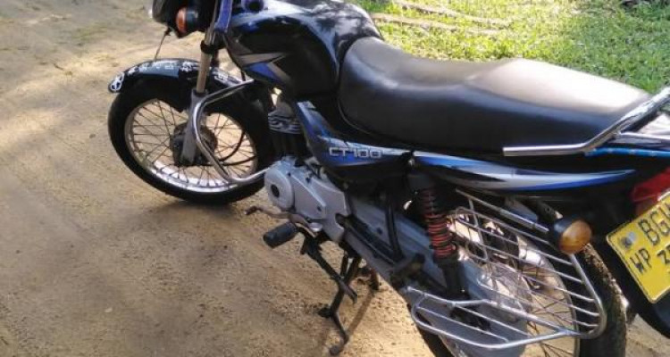 BAJAJ CT100 2018