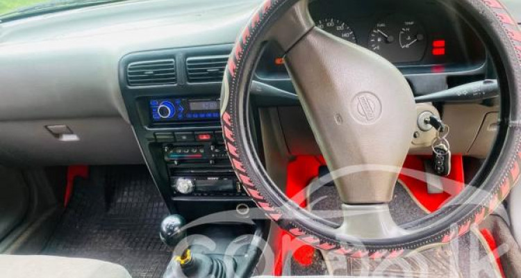 NISSAN EX SALOON 1993
