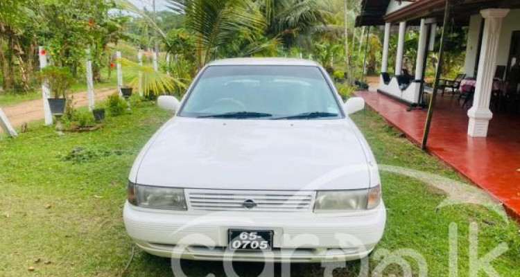 NISSAN EX SALOON 1993