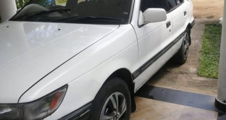 MITSUBISHI LANCER 1992