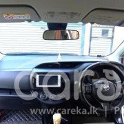 TOYOTA VITZ 2017