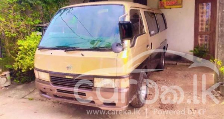 NISSAN CARAVAN 1989