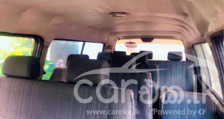 NISSAN CARAVAN 1989