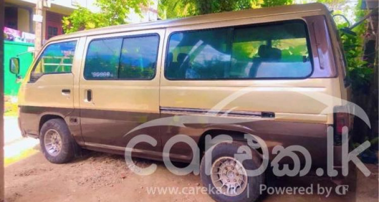 NISSAN CARAVAN 1989