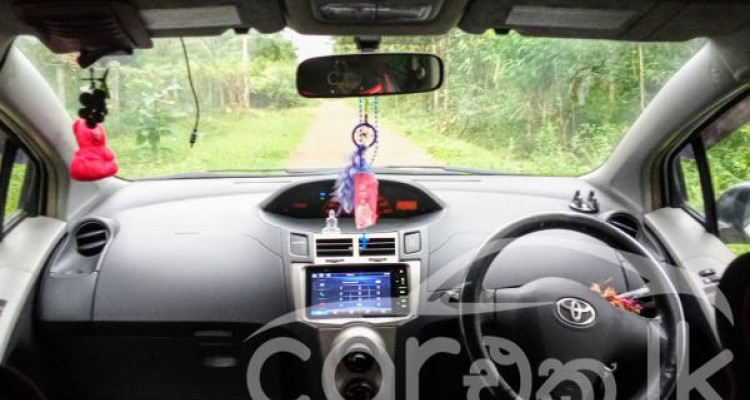 TOYOTA VITZ 2008