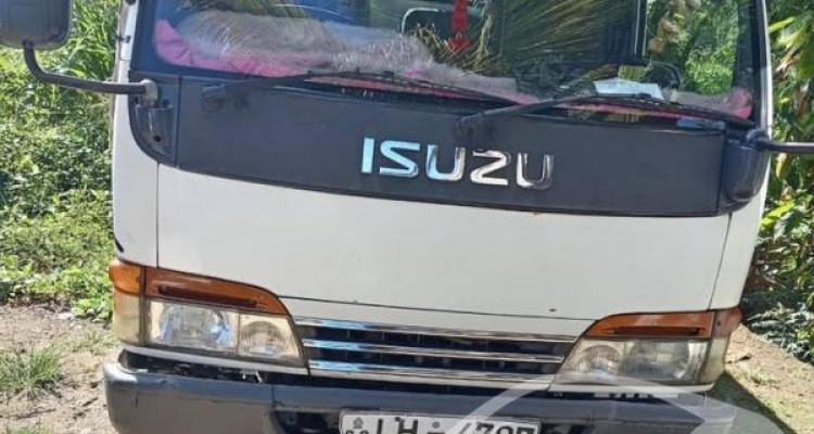 ISUZU BOOM TRUCK 2000