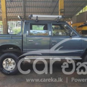NISSAN DOUBLE CAB 1984