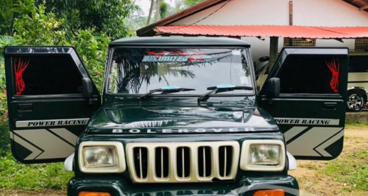 MAHINDRA BOLERO 2012