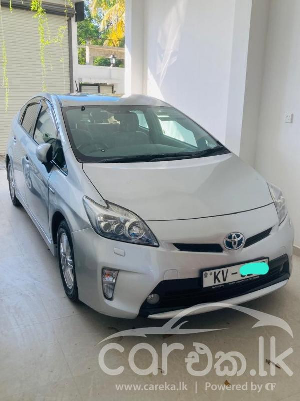 TOYOTA PRIUS 2011