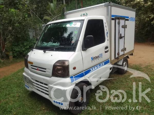MITSUBISHI MINICAB 1999