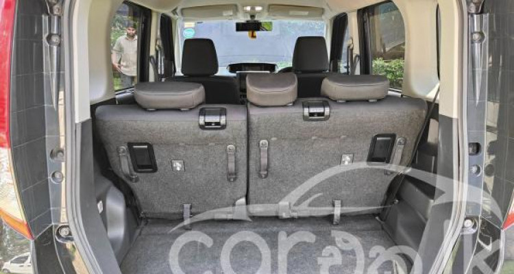TOYOTA ROOMY 2018